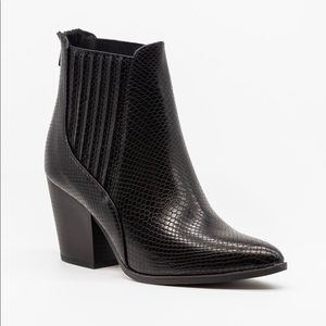 Chic pointed toe snakeskin booties